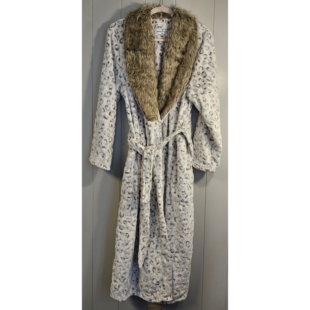 Cozy And Curious Leopard Print Robe Medium Soft Brown And White Never Worn